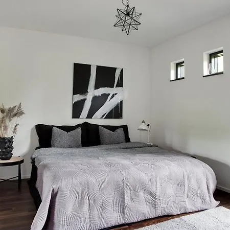 Relaxing Lakeside Escape In Hellerup With Sauna & Garden