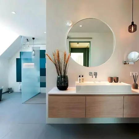 Vila Relaxing Lakeside Escape In With Sauna & Garden *