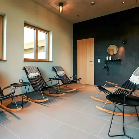 Vila Relaxing Lakeside Escape In With Sauna & Garden Hellerup