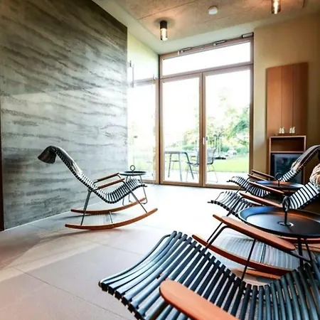 Relaxing Lakeside Escape In With Sauna & Garden Villa *