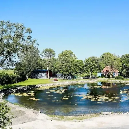 Villa Relaxing Lakeside Escape In With Sauna & Garden *